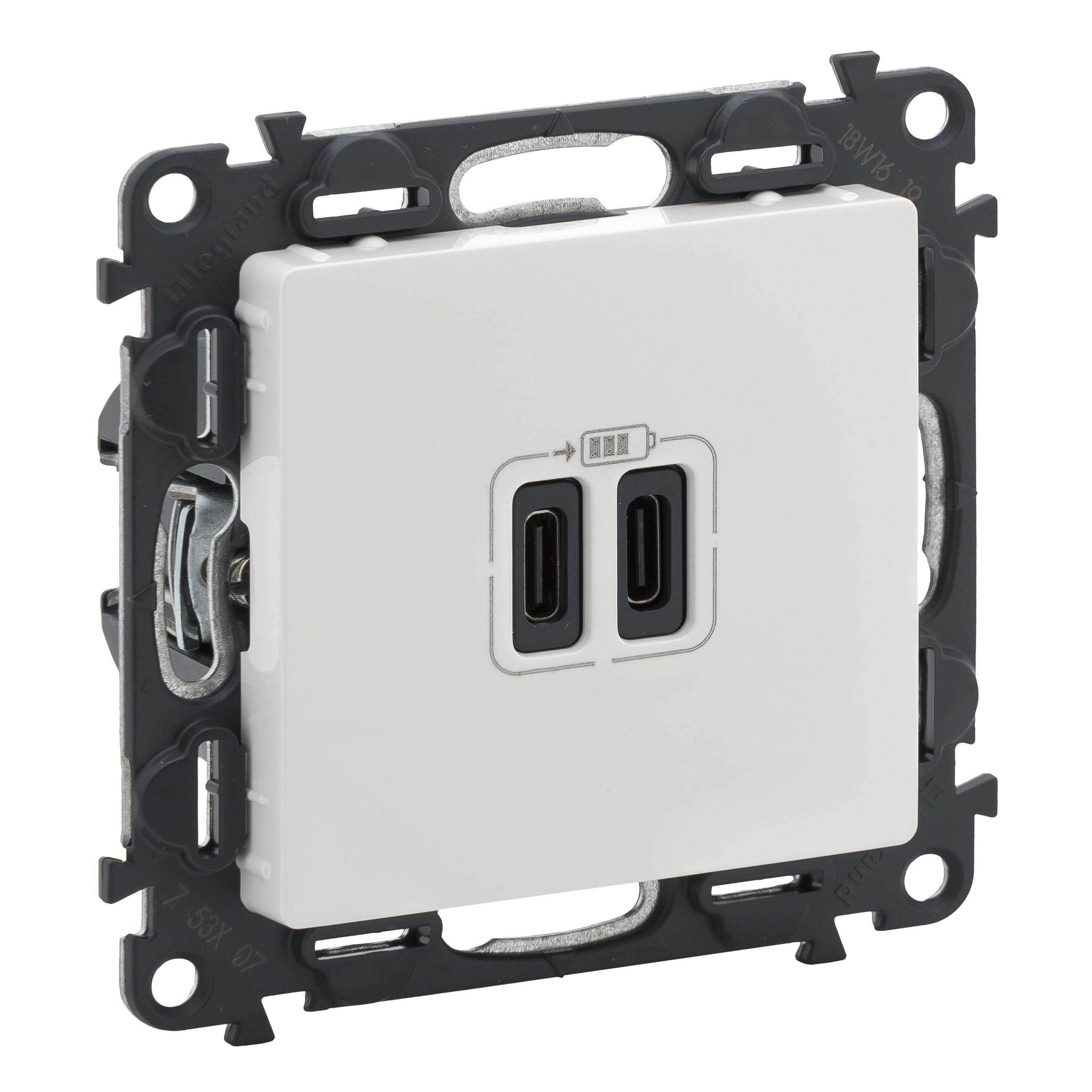 Розетка USB-С+USB-С Legrand Valena LIFE, 3А, 5V, білий